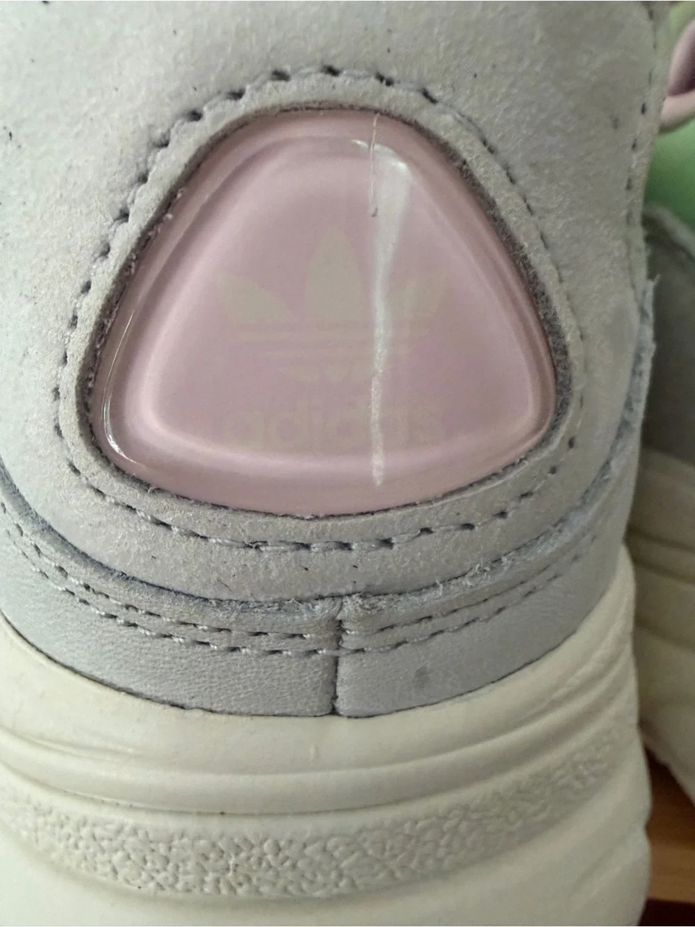 adidas Men’s 6 YUNG-96 Pastel Blue Green Pink Sneakers.